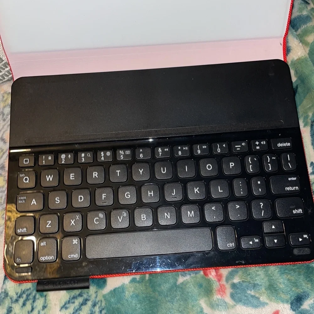 Logitech Ultrathin Keyboard Folio i5